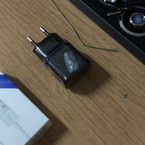 Aproximativ 9.000 de bunuri susceptibile a fi contrafăcute, a căror valoare depăşeşte 880.000 lei, confiscate în P.T.F. Giurgiu