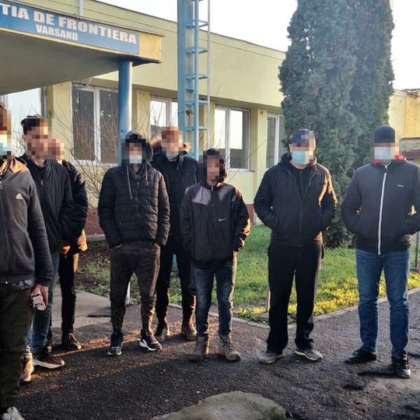 Douăzeci de cetăţeni străini care intenţionau să treacă ilegal frontiera, depistați de poliţiştii de frontieră din judeţul Arad