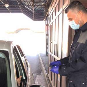 Trafic întrerupt temporar la graniţa cu Ungaria