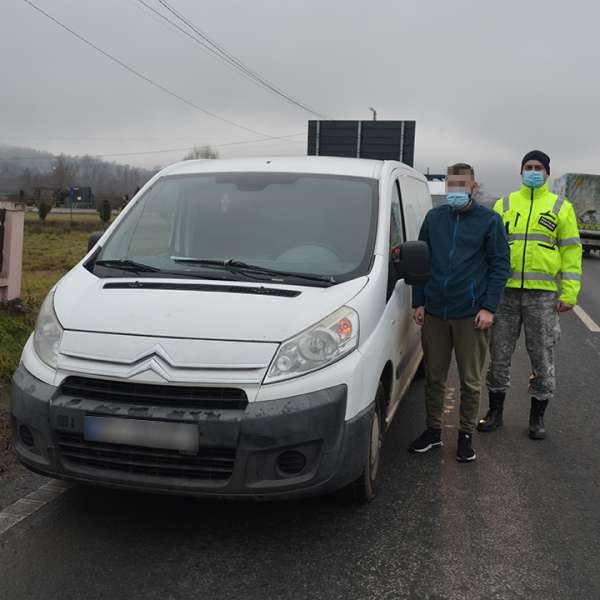 Maramureşean implicat în contrabandă cu ţigări, reţinut după urmărire în trafic