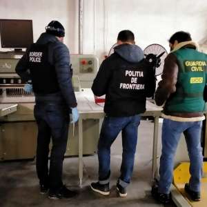 40 de percheziţii pentru destructurarea unui grup infracțional organizat, derulate de poliţiştii de frontieră