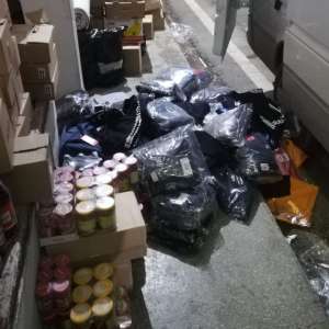 Bunuri susceptibile a fi contrafăcute în valoare de peste 77.000 lei, confiscate de poliţiştii de frontieră de la P.T.F. Vama Veche