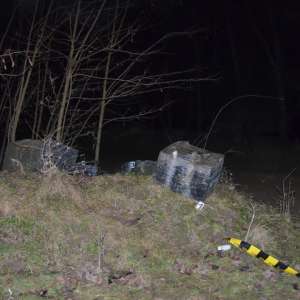 Aproximativ 6.000 de pachete de țigări de contrabandă, descoperite de polițiștii de frontieră botoșăneni