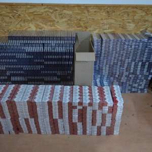 Aproximativ 6.000 de pachete de țigări de contrabandă, descoperite de polițiștii de frontieră botoșăneni