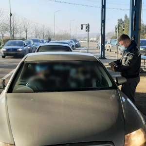 Permise de conducere false, descoperite de poliţiştii de frontieră