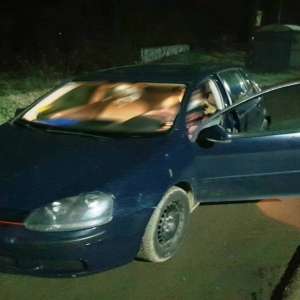 Tânăr aflat în carantină, descoperit în trafic la volanul unui autoturism, fără permis de conducere