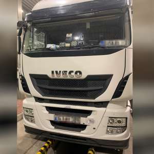 Treisprezece cetăţeni din Afganistan,  depistați ascunşi în două TIR-uri la PTF Nădlac II