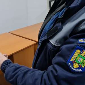 Produse de parfumerie susceptibile a fi contrafăcute, a căror valoare depăşeşte 233.000 lei, descoperite în P.T.F. Giurgiu