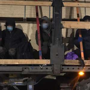 42 cetăţeni străini care intenţionau să treacă ilegal frontiera în Ungaria, depistați de poliţiştii de frontieră din judeţele Bihor și Arad