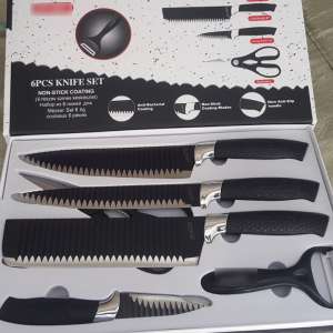 Bunuri în valoare de 92.500 lei, confiscate în Portul Constanţa Sud Agigea