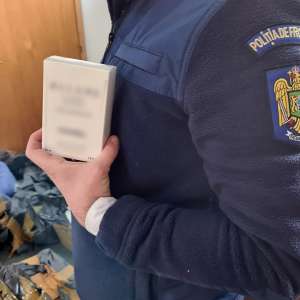 Bunuri în valoare de aproximativ 749.000 de lei, susceptibile a fi contrafăcute, confiscate de polițiștii de frontieră în P.T.F. Giurgiu