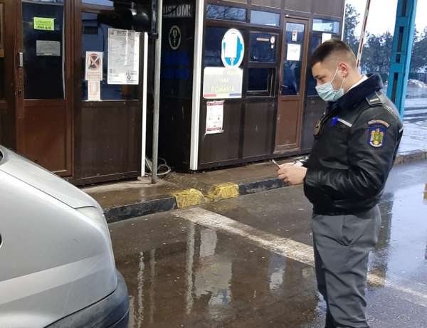 La plimbare cu autoturismul fratelui, dar cu documente false