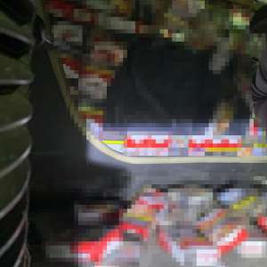 Pachete cu țigări ascunse în scaunele și bancheta unui autoturism, descoperite de poliţiştii de frontieră în P.T.F. Giurgiu