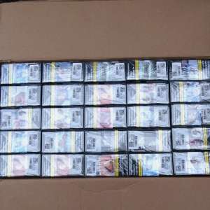 Peste 6.600 pachete cu țigări, ascunse în butoaie din plastic într-un microbuz, descoperite la P.T.F. Calafat