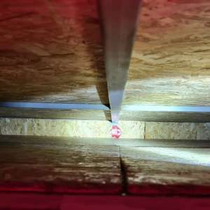 Aproximativ 3.200 de pachete cu ţigări, ascunse în plafonul unei autoutilitare, descoperite în P.T.F. Borș II