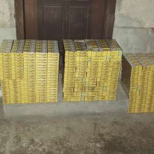   Sătmărean depistat în trafic fără drept de a conduce, în timp ce transporta țigări în valoare de 17.500 lei