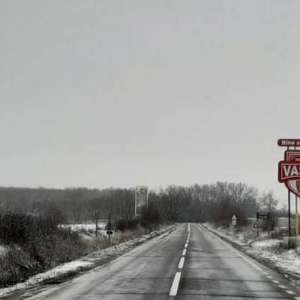 Depistat la controlul de frontieră tractând o rulotă neînmatriculată