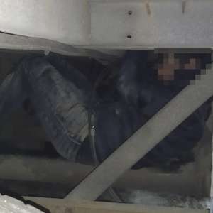 Doi sirieni depistați ascunşi pe osia unui automarfar la P.T.F. Ostrov