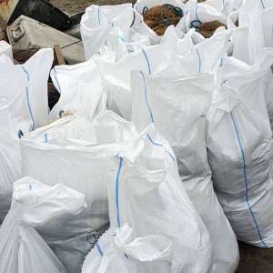 Zeci de borcane cu icre, unelte de pescuit şi motorină descoperite de poliţiştii de frontieră constănţeni