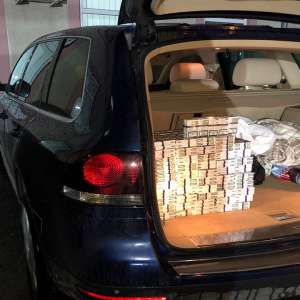 Țigări în valoare de aproximativ 10.000 lei descoperite în două autoturisme