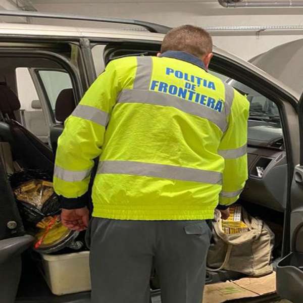 Țigări în valoare de aproximativ 10.000 lei descoperite în două autoturisme