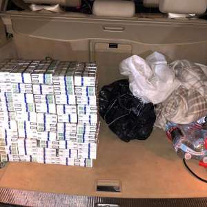 Țigări în valoare de aproximativ 10.000 lei descoperite în două autoturisme