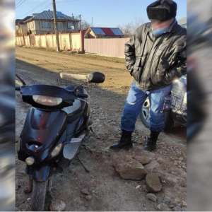Brăilean fără permis de conducere depistat conducând un moped neîmatriculat