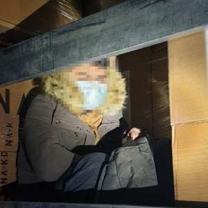 Optsprezece cetăţeni din Afganistan depistaţi ascunşi în automarfare la Nădlac