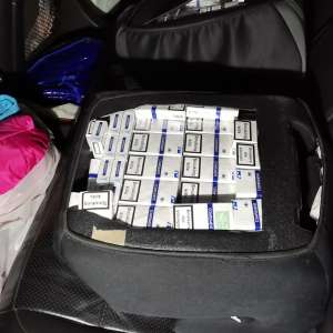 Țigări de contrabandă descoperite ascunse în scaune auto pentru copii