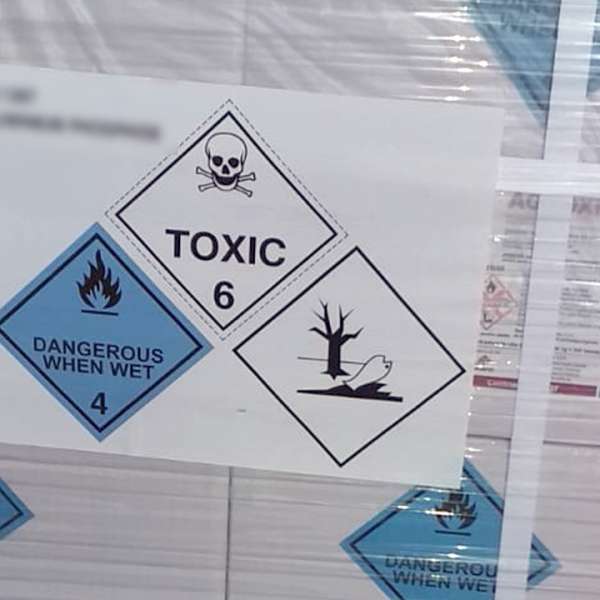Peste 6,6 tone de substanță toxică, transportate fără autorizaţie, descoperite în P.T.F. Giurgiu