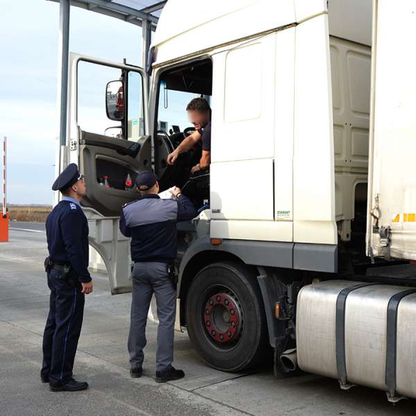 INFORMARE privind traficul de automarfare la granița cu Ungaria