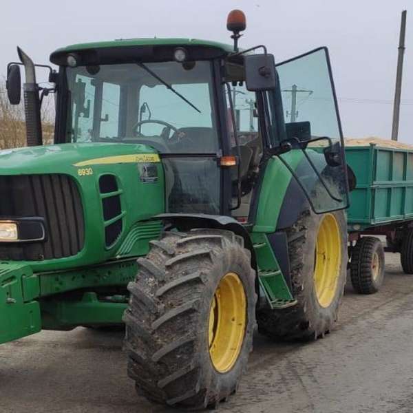 Brăilean cu permis de conducere necorespunzător, depistat la volanul unui tractor neînmatriculat