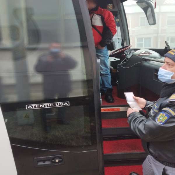 Dorea să ajungă în București, utilizând un permis de conducere fals