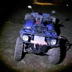 ATV neînregistrat, condus de un tânăr pieton, descoperit în trafic