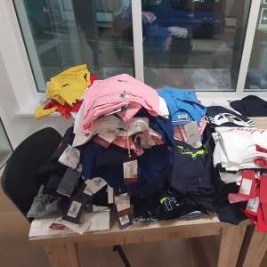 Bunuri susceptibile a fi contrafăcute în valoare de peste 15.000 lei, confiscate de poliţiştii de frontieră de la P.T.F. Vama Veche