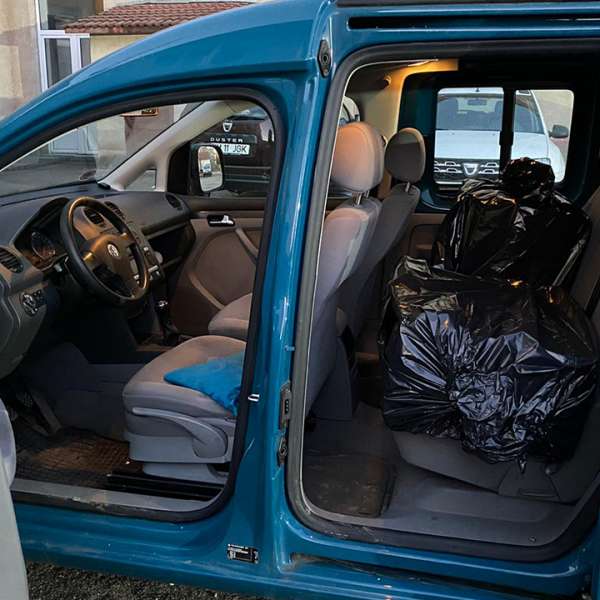 Autoturism cu țigări depistat în trafic de poliţiştii de frontieră sătmăreni
