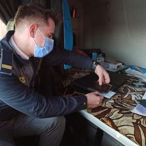 Document de identitate fals, cumpărat cu 280 de euro