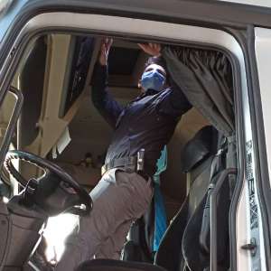 Ansamblu rutier condus fără drept