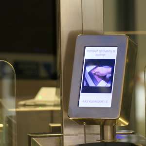 Sistem automat pentru verificarea documentelor de călătorie implementat în Punctul de Trecere a Frontierei Aeroport Henri Coandă