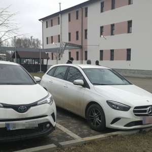 Două mașini semnalate furate din Italia, descoperite în Siret