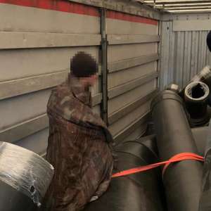 14 cetăţeni din Afganistan și Pakistan depistați de poliţiştii de frontieră arădeni ascunși în trei automarfare