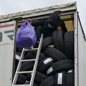 14 cetăţeni din Afganistan și Pakistan depistați de poliţiştii de frontieră arădeni ascunși în trei automarfare