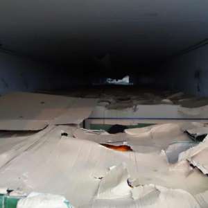 Cinci cetățeni străini, depistaţi ascunşi într-un camion cu portocale