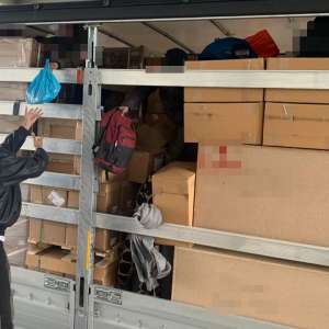 46 de cetăţeni din Afganistan și Iran, ascunşi în nouă automarfare,  depistaţi la Nădlac