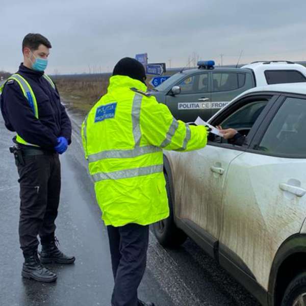 Cetăţean român cercetat pentru călăuzirea a şapte cetăţeni turci