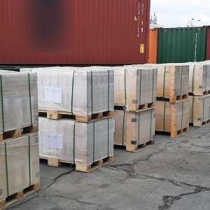 Accesorii auto transportate cu acte nereale, descoperite în Portul Constanța