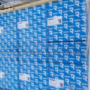 Accesorii auto transportate cu acte nereale, descoperite în Portul Constanța