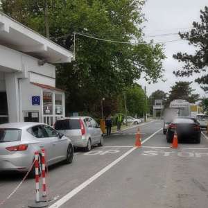 Bunuri susceptibile a fi contrafăcute în valoare de peste 85.000 lei, confiscate de poliţiştii de frontieră de la P.T.F. Vama Veche