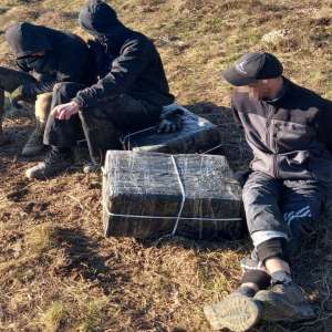Trei cetățeni ucraineni cercetați pentru contrabandă cu țigarete