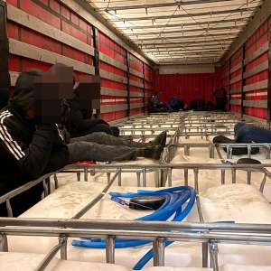 Cetăţeni din Siria, Irak, Algeria, Maroc, Palestina și Libia, depistați la graniţa cu Ungaria